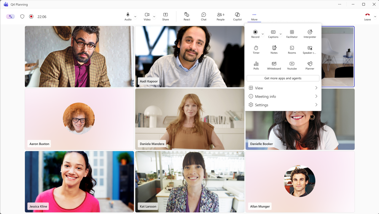 Neue, zentrierte Meeting-Steuerungen in Microsoft Teams mit aufgeräumtem Mehr-Menü